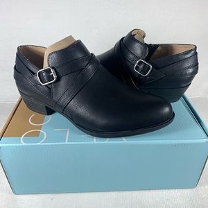 NEW LifeStride Women's Adley Ankle Bootie Boot in Black Size 7.5M